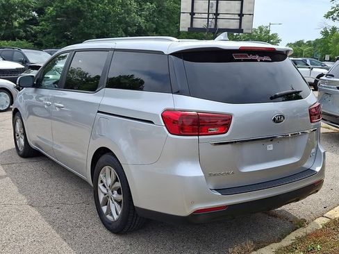 Used 2021 Kia Sedona EX FWD image 4