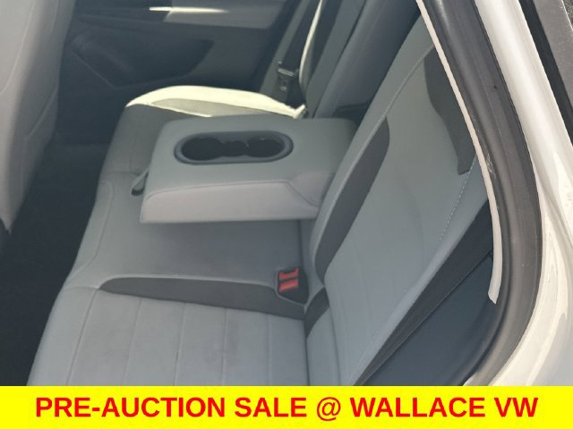 Certified 2023 Volkswagen Taos SE w/ Panoramic Sunroof Package FWD image 16