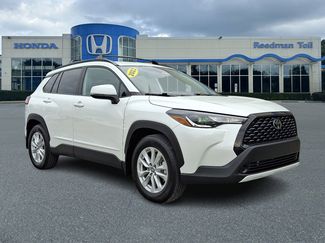 Used 2023 Toyota Corolla Cross LE video 1