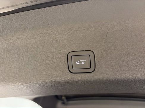 New 2026 Chevrolet Suburban High Country image 17