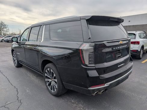 Used 2025 Chevrolet Suburban High Country AWD/4WD image 6