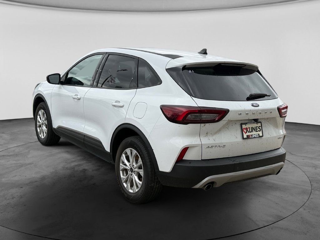 Used 2025 Ford Escape Active AWD/4WD image 7