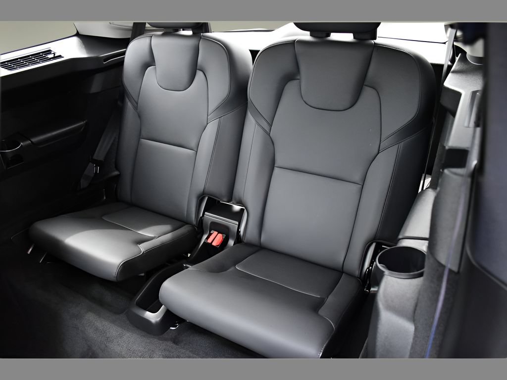 Used 2024 Volvo XC90 B6 Plus w/ Protection Package Premier AWD/4WD image 17