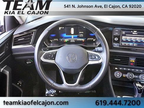 Used 2024 Volkswagen Jetta SE FWD image 19