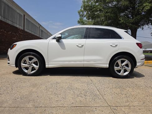 Used 2021 Audi Q3 2.0T Premium AWD/4WD image 4