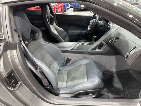 Used 2015 Chevrolet Corvette Z06 w/ 3LZ Preferred Equipment Group RWD image 18