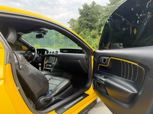 Used 2015 Ford Mustang Coupe RWD image 11
