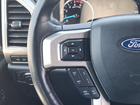 Used 2022 Ford F250 Platinum w/ FX4 Off-Road Package AWD/4WD image 28