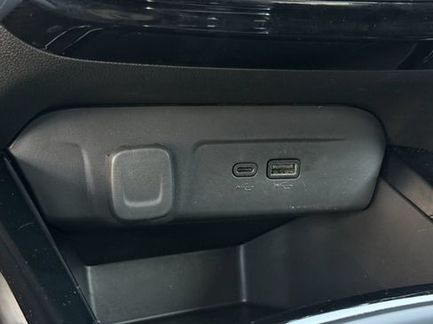 Used 2026 Chevrolet Trax LT FWD image 21