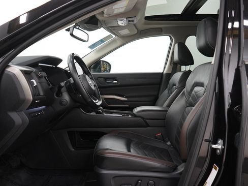 Used 2022 Nissan Pathfinder Platinum w/ Lighting Package (N92) AWD/4WD image 26