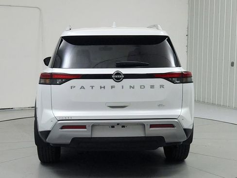 Used 2025 Nissan Pathfinder SL w/ Cargo Package FWD image 6