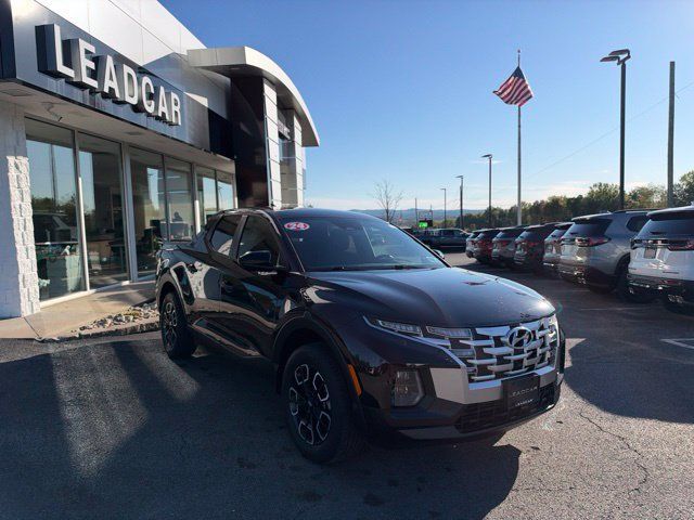 Used 2024 Hyundai Santa Cruz SE AWD/4WD image 7