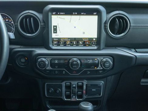 Used 2018 Jeep Wrangler Unlimited Sahara AWD/4WD image 25