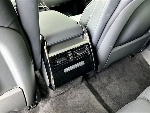 Used 2025 Land Rover Range Rover Sport SE image 33