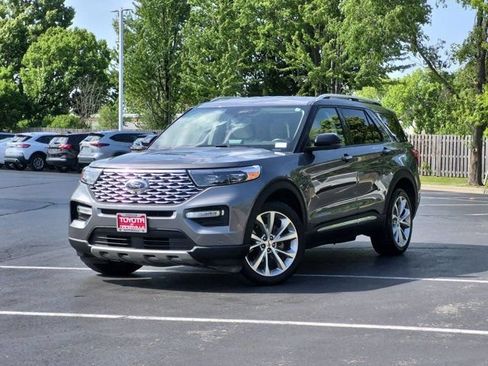 Used 2021 Ford Explorer Platinum w/ Equipment Group 601A AWD/4WD image 2
