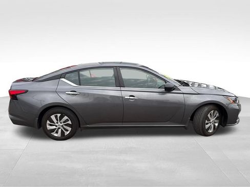Certified 2025 Nissan Altima 2.5 S FWD image 8