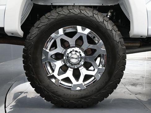 Used 2022 Ford F150 Lariat w/ Equipment Group 502A High AWD/4WD image 18