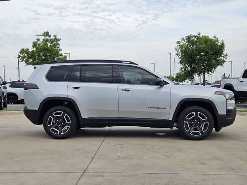New 2026 Jeep Cherokee Laredo AWD/4WD image 7