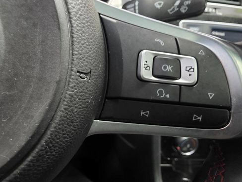 Used 2016 Volkswagen GTI SE FWD image 19