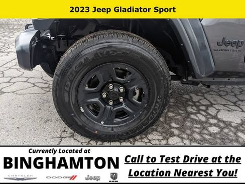 Used 2023 Jeep Gladiator Sport AWD/4WD image 25
