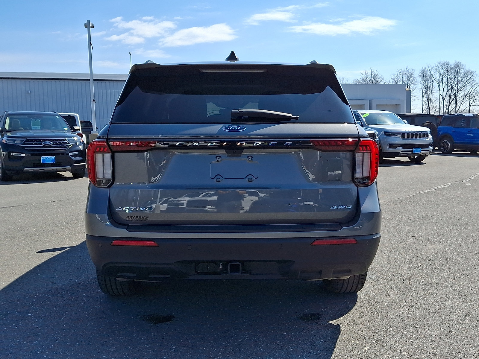 Certified 2025 Ford Explorer Active AWD/4WD image 5
