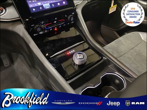 New 2025 Jeep Grand Cherokee L Laredo image 26