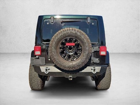 Used 2018 Jeep Wrangler Sahara w/ Connectivity Group AWD/4WD image 7