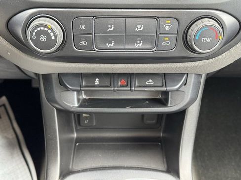 Used 2017 Chevrolet Colorado W/T image 17