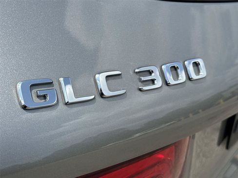 Used 2019 Mercedes-Benz GLC 300 4MATIC image 11