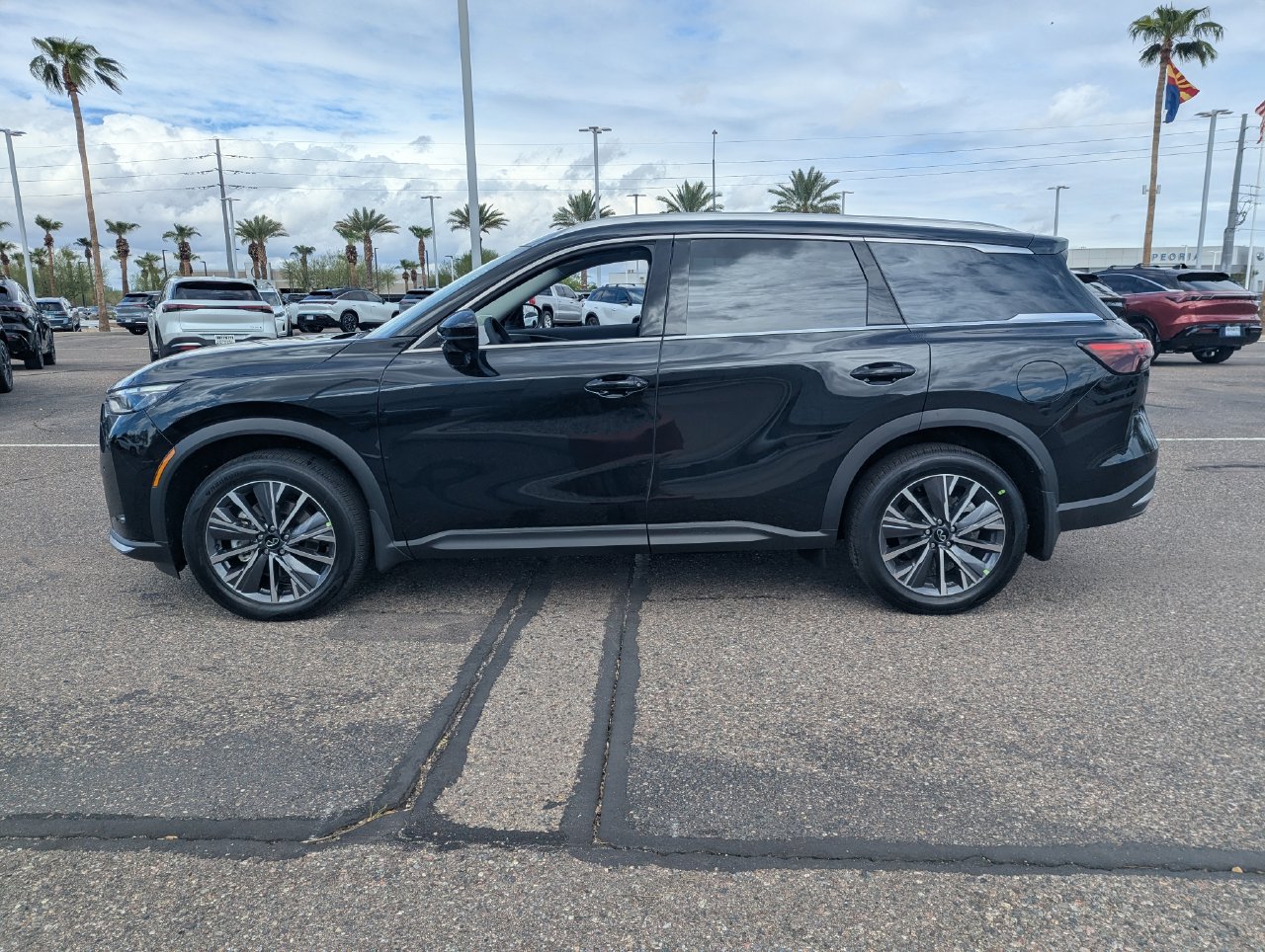 New 2027 INFINITI QX60 Luxe FWD image 2