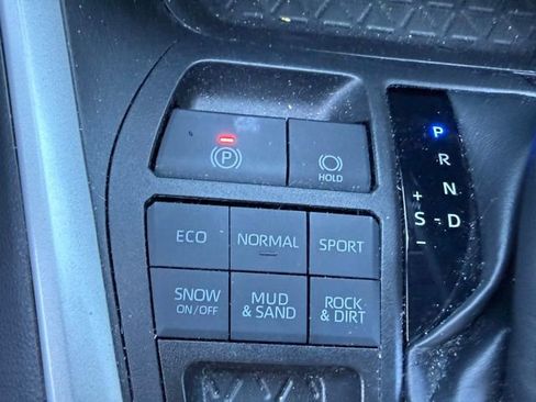Used 2021 Toyota RAV4 XLE Premium AWD/4WD image 14