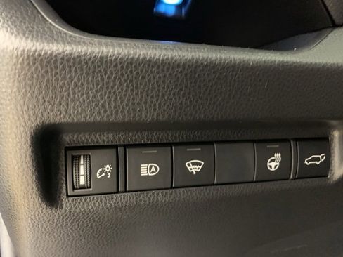 Used 2022 Toyota RAV4 XSE w/ Weather Package image 17