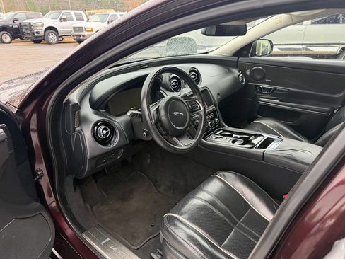 Used 2016 Jaguar XJ R-Sport image 7