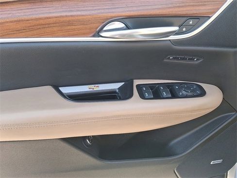 Used 2019 Cadillac XT5 Platinum image 12