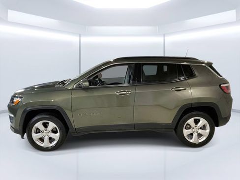 Used 2018 Jeep Compass Latitude w/ Popular Equipment Group AWD/4WD image 2