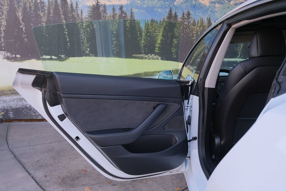Used 2020 Tesla Model 3 Standard Range RWD image 28
