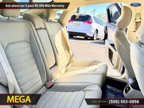 Used 2016 Ford Fusion SE FWD image 18