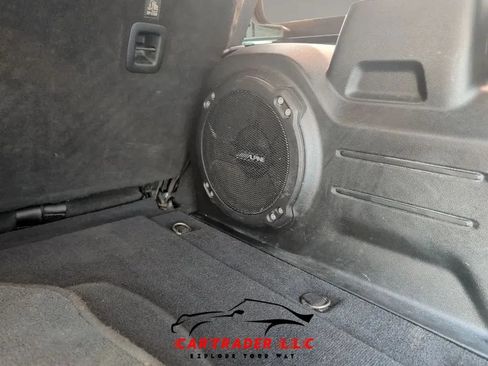 Used 2018 Jeep Wrangler Unlimited Sahara w/ LED Lighting Group AWD/4WD image 19