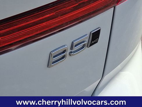 Certified 2023 Volvo XC60 B5 Plus w/ Protection Package Premier image 31