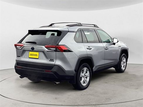 Certified 2021 Toyota RAV4 XLE image 5