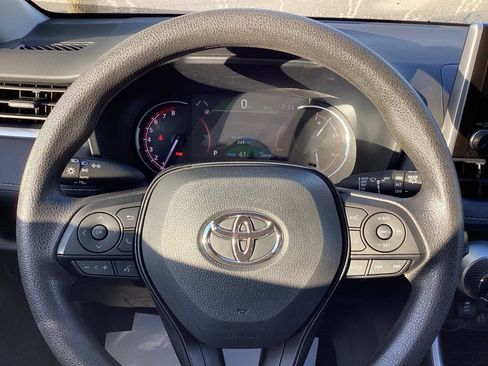 Used 2025 Toyota RAV4 XLE AWD/4WD image 24
