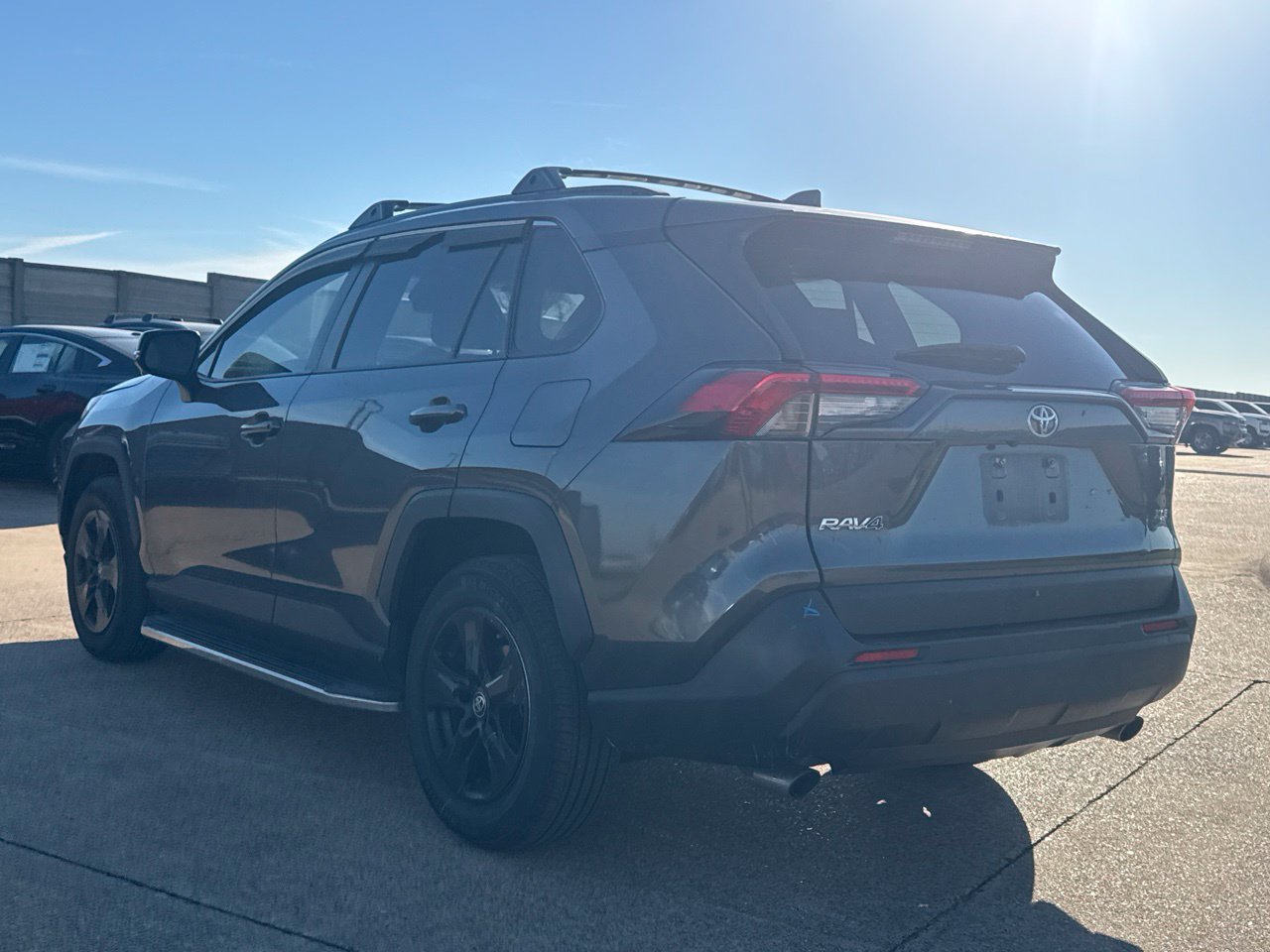 Used 2019 Toyota RAV4 XLE FWD image 17