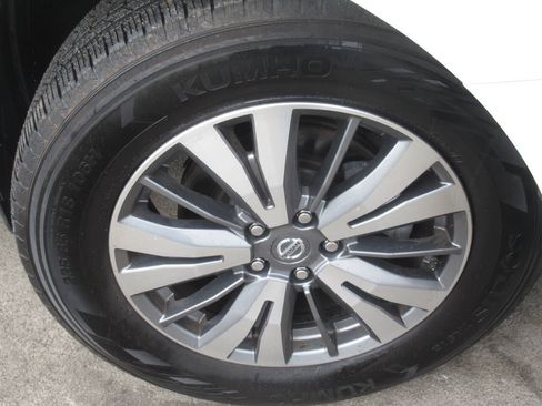 Used 2020 Nissan Pathfinder SV AWD/4WD image 4