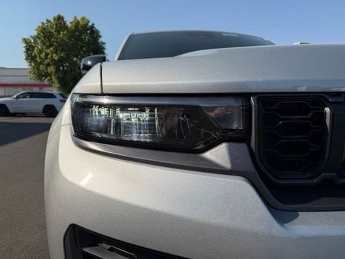 New 2026 Jeep Grand Cherokee Altitude AWD/4WD image 10