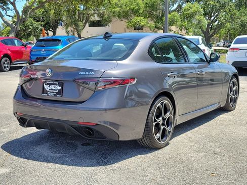 Used 2024 Alfa Romeo Giulia Veloce RWD image 4