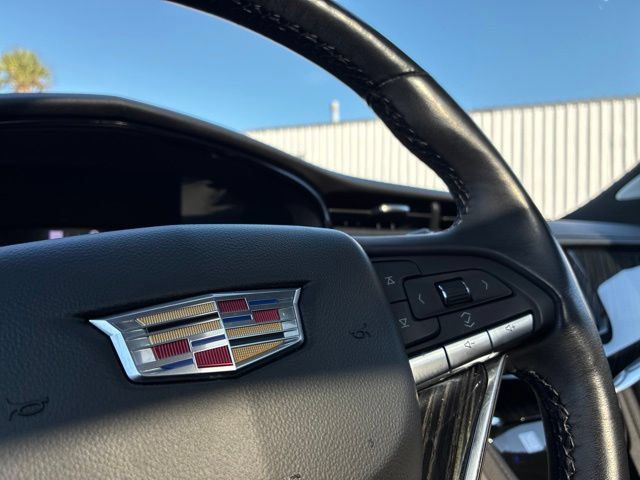 Used 2023 Cadillac XT6 Premium Luxury w/ Technology Package FWD image 30