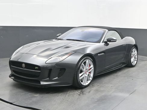 Used 2017 Jaguar F-TYPE R image 3
