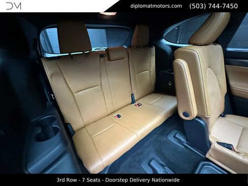 Used 2025 Toyota Highlander Platinum image 24