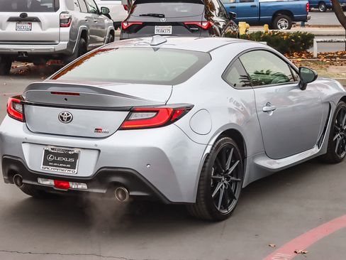 Used 2023 Toyota GR86 Premium image 4