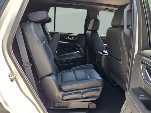 Certified 2021 Chevrolet Tahoe Z71 w/ Z71 Signature Package AWD/4WD image 14